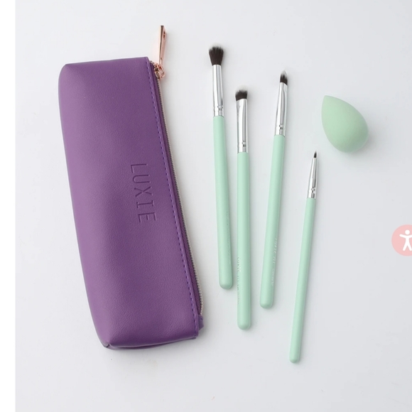 LUXIE FLORALS BRUSH SET - 5 Piece Set - Picture 7 of 12